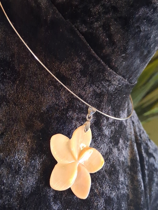 Mother of Pearl Jewelry - Mother of Pearl Soft Off White Flower Pendant 18k Gp Necklace. 18 In Round